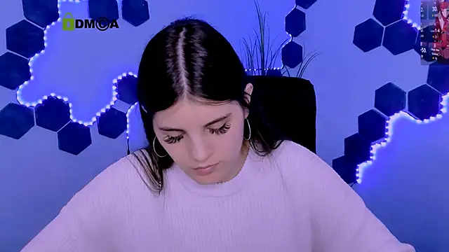 lizzie boom  online show from March 31, 2026, 7:05 pm