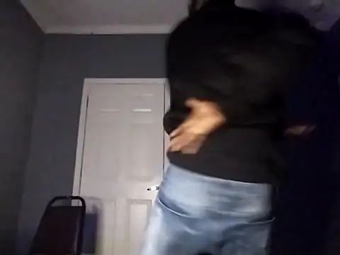 Snapshot of Cantgetenough0069 chatting on March 2, 2026, 12:00 am Cantgetenough0069 online show from March 2, 2026, 12:00 am