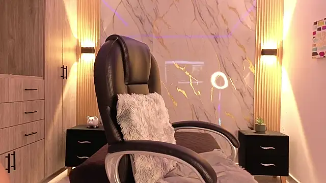 celeste818 online show from January 5, 2026, 5:27 pm