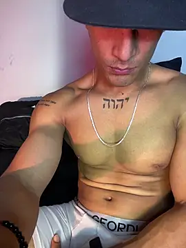 Maicol xxxx online show from March 22, 2026, 4:08 pm