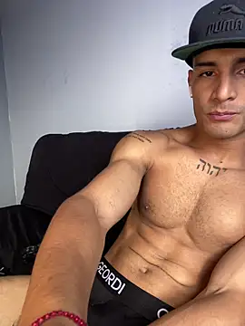 Maicol xxxx online show from February 7, 2026, 3:42 pm