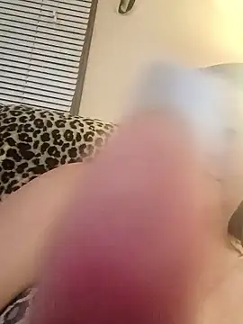 pinkcheetah12 online show from April 3, 2026, 12:06 am