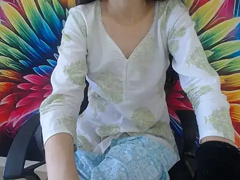 Farhana beautyfull online show from June 4, 2026, 5:12 am