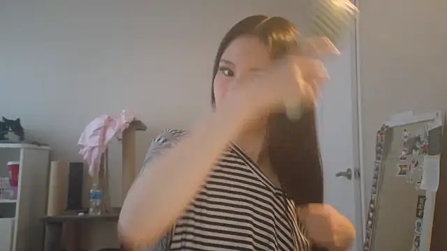 luvvivii online show from March 10, 2026, 12:58 am