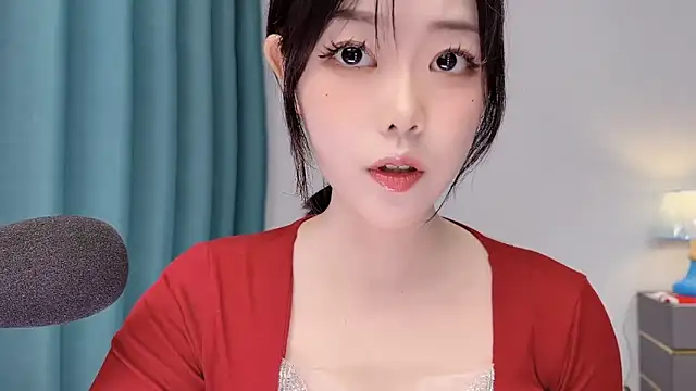 smalldaisy online show from May 3, 2026, 2:16 am
