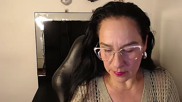 KiaraFoster online show from December 19, 2025, 2:30 pm