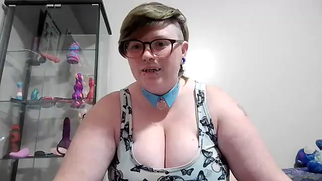 Pupghostt online show from December 21, 2025, 7:37 pm