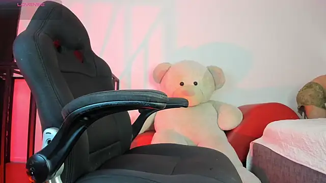 Snapshot of Charlotteinpole chatting on February 13, 2026, 4:12 am Charlotteinpole online show from February 13, 2026, 4:12 am