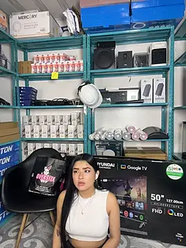 Snapshot of Emilyy05_ chatting on June 5, 2026, 3:22 am Emilyy05 online show from June 5, 2026, 3:22 am