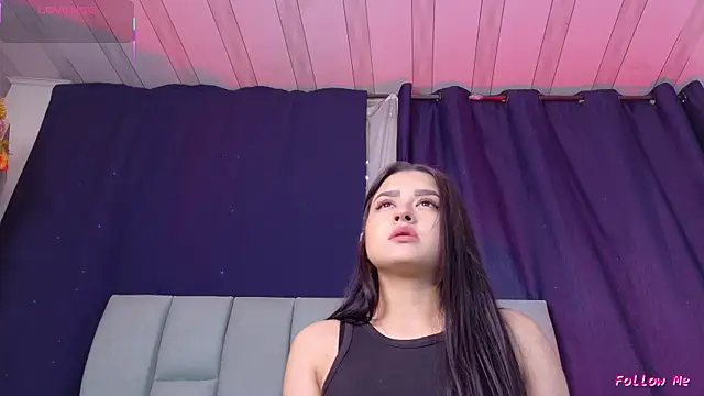 Emilyy05  online show from April 18, 2026, 12:35 am