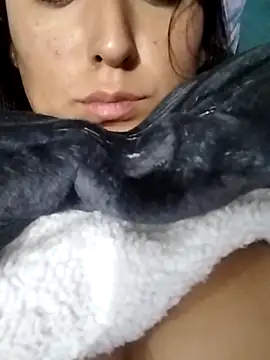 Snapshot of vanNe78 chatting on December 21, 2025, 8:16 am vanNe78 online show from December 21, 2025, 8:16 am