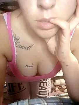 Snapshot of vanNe78 chatting on March 17, 2026, 1:03 pm vanNe78 online show from March 17, 2026, 1:03 pm