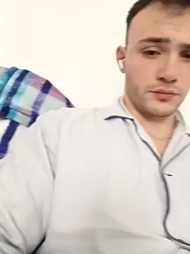 Snapshot of luke25bwc chatting on December 22, 2025, 4:23 am luke25bwc online show from December 22, 2025, 4:23 am