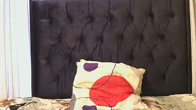 Snapshot of DesiredQueen27 chatting on June 28, 2026, 2:56 pm DesiredQueen27 online show from June 28, 2026, 2:56 pm