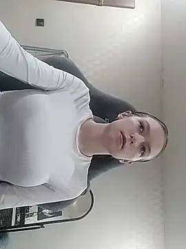 Yzi online show from December 22, 2025, 8:36 am