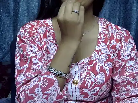 cute Dirty Diva online show from May 5, 2026, 2:20 pm