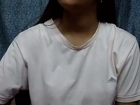 cute Dirty Diva online show from May 6, 2026, 2:37 am