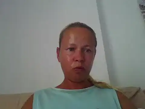 jennyblondeuk online show from June 19, 2026, 5:41 pm