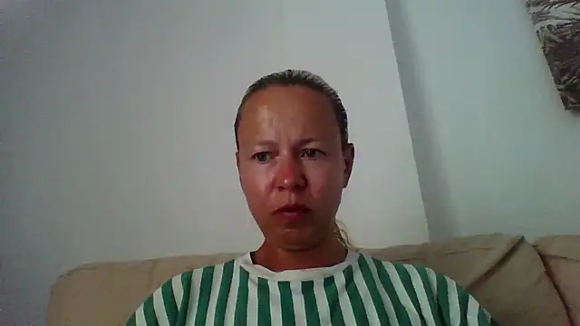 jennyblondeuk online show from June 8, 2026, 5:13 pm