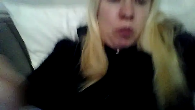 jennyblondeuk online show from March 31, 2026, 7:27 pm