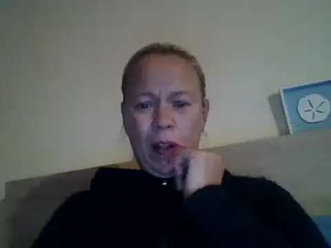 jennyblondeuk online show from May 15, 2026, 8:07 pm