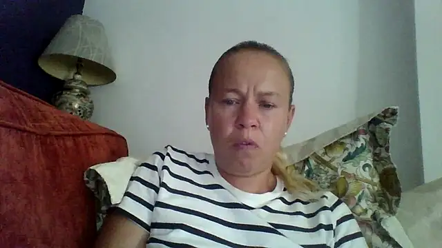 Snapshot of jennyblondeuk chatting on July 16, 2026, 4:15 pm jennyblondeuk online show from July 16, 2026, 4:15 pm