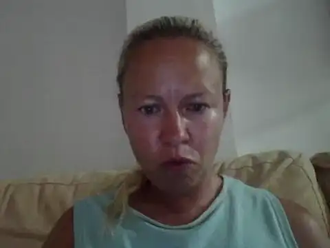 jennyblondeuk online show from June 7, 2026, 8:25 pm