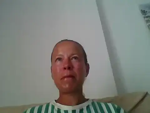 jennyblondeuk online show from June 10, 2026, 3:35 pm
