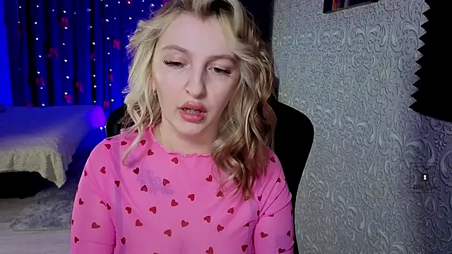 Eva Vibe  online show from February 15, 2026, 6:07 pm