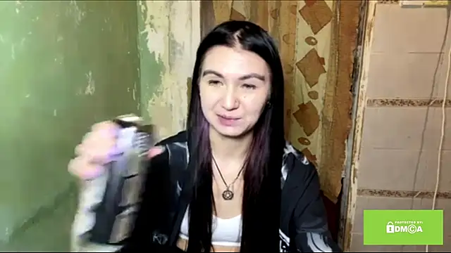 EstherKiester online show from January 14, 2026, 9:40 pm