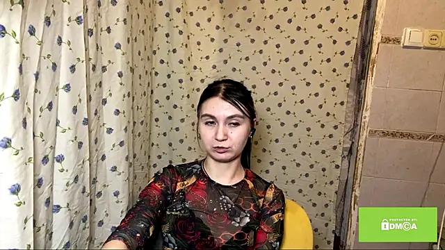 EstherKiester online show from February 3, 2026, 2:53 am