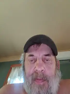 FragrantToe529 online show from May 25, 2026, 2:05 pm