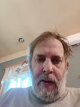 FragrantToe529 online show from June 12, 2026, 3:32 pm