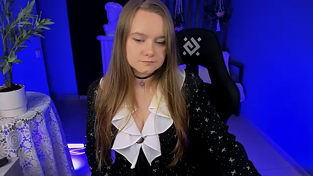 auroranelson online show from March 10, 2026, 5:39 pm