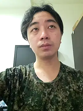 Snapshot of AJIJI1010 chatting on March 31, 2026, 10:45 pm AJIJI1010 online show from March 31, 2026, 10:45 pm