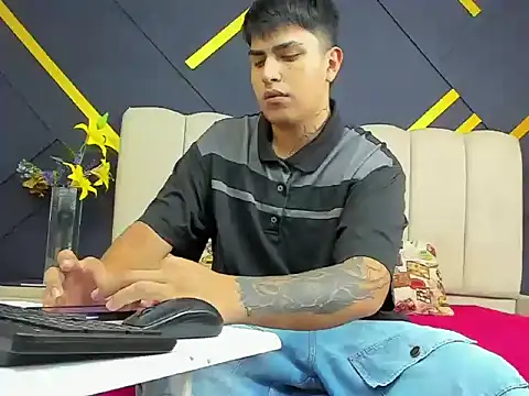 ThomasThund online show from February 3, 2026, 12:32 pm