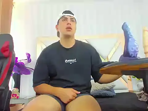 ThomasThund online show from January 19, 2026, 1:04 pm