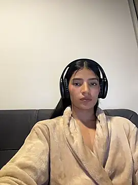 Ema Rose  online show from June 18, 2026, 12:53 am