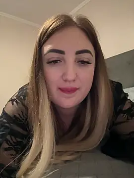 merabel1995 online show from February 2, 2026, 8:19 pm