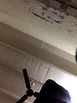 Snapshot of Coll-Girl chatting on December 22, 2025, 5:40 am Coll-Girl online show from December 22, 2025, 5:40 am