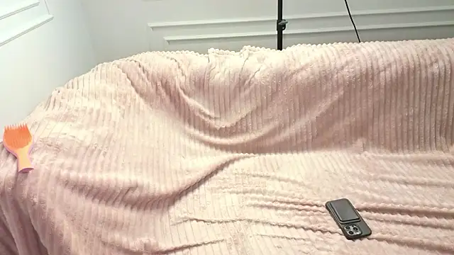 Alllura online show from March 28, 2026, 10:49 am