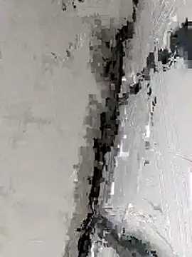 -Lovely-y online show from April 14, 2026, 10:53 am