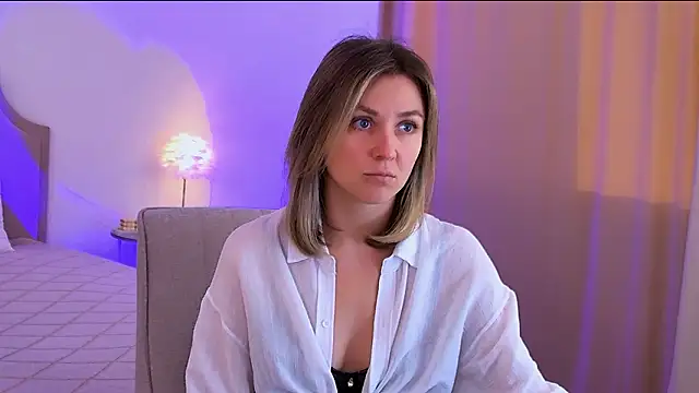 EmeraldGlow online show from March 7, 2026, 2:33 pm