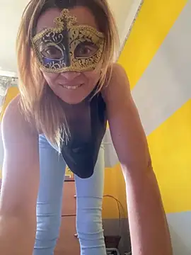 SexyMamiVee online show from May 9, 2026, 2:09 pm