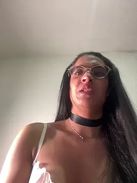 ValentinaEvanz online show from June 20, 2026, 12:04 am