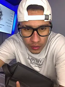 Latin Paisa Boy online show from January 10, 2026, 2:40 am