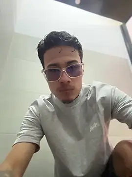 Snapshot of Latin_Paisa_Boy chatting on July 28, 2026, 2:13 pm Latin Paisa Boy online show from July 28, 2026, 2:13 pm