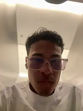 Snapshot of Latin_Paisa_Boy chatting on July 3, 2026, 7:09 pm Latin Paisa Boy online show from July 3, 2026, 7:09 pm