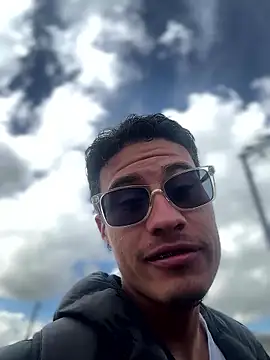 Latin Paisa Boy online show from May 6, 2026, 2:21 pm