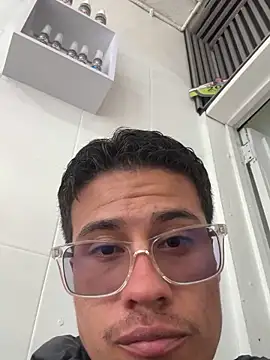 Latin Paisa Boy online show from March 21, 2026, 9:19 pm